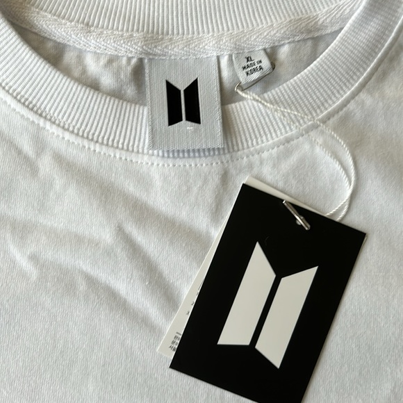 BTS V Layover T-Shirt - Picture 3 of 4